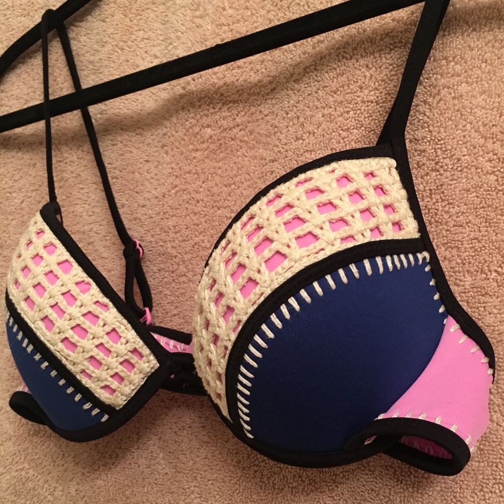 🌻4/$25🌻 VICTORIA’S SECRET ✨ Crochet Trim Swim